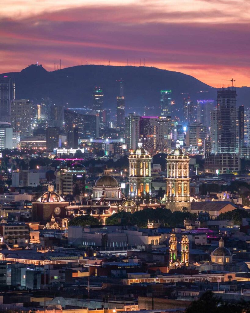 Foto de un atarceder en la ciudad de Puebla Mexico